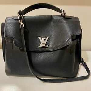 LOUIS VUITTON Calfskin Lockme Ever in Black